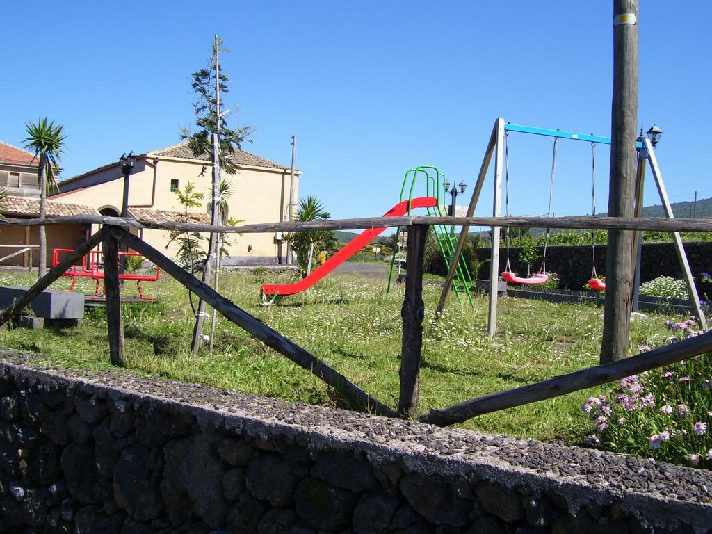 Etna Wine Azienda Agrituristica Villa Passopisciaro Exterior photo