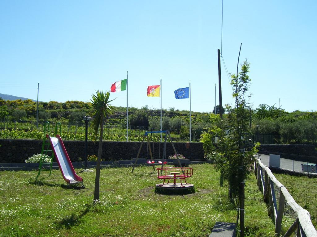 Etna Wine Azienda Agrituristica Passopisciaro Exterior photo